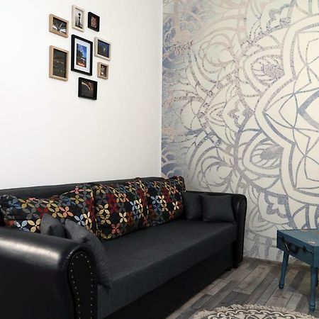 Standard Apartment By Hi5 -Akacfa 57 Boedapest Buitenkant foto