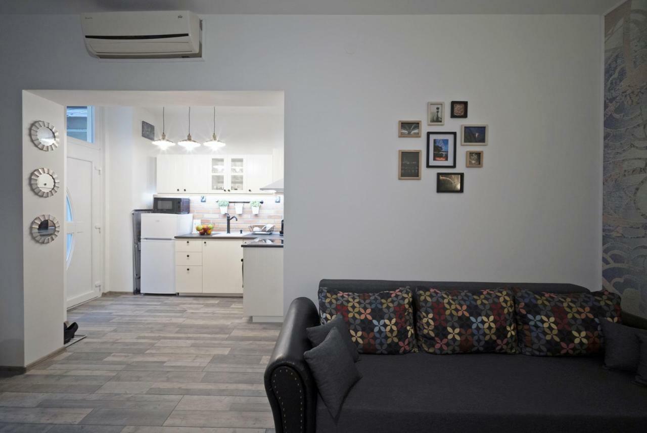 Standard Apartment By Hi5 -Akacfa 57 Boedapest Buitenkant foto